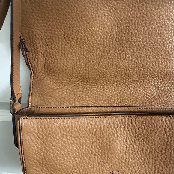 Tory Burch Robinson Pebbled Leather Messenger Tote - Picture 8 of 11